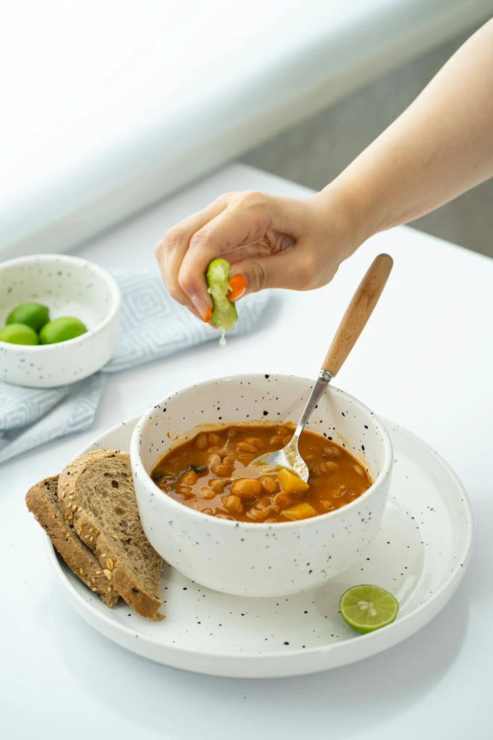 feed image